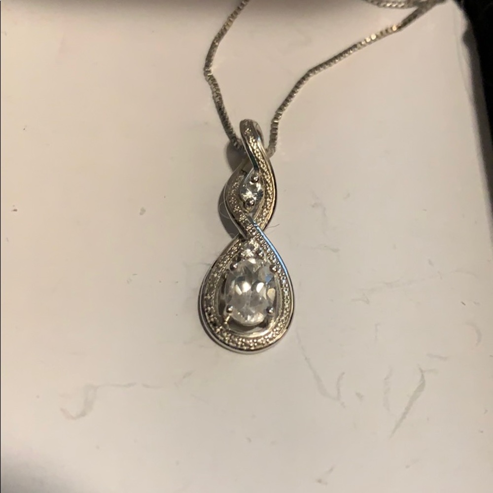 Kay Jewlers necklace